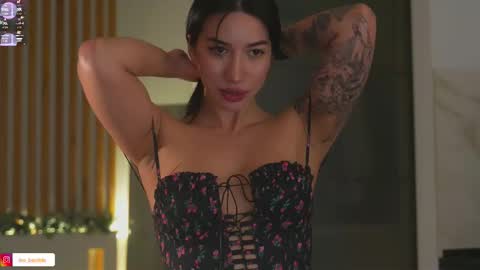 Leora online show from 11/21/25, 05:22