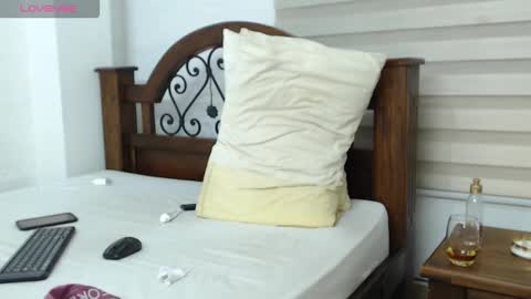 Snapshot of leoricoo chatting on 11/28/25, 10:56 Leo online show from 11/28/25, 10:56