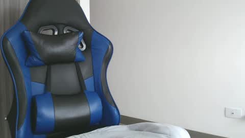 Snapshot of leostorm25 chatting on 10/11/25, 02:37 leostorm25 online show from 10/11/25, 02:37