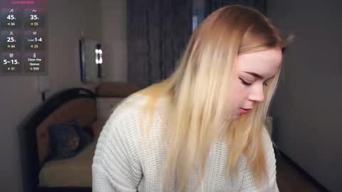 Hello everyone Im Lora Its my first day Were going to have fun together online show from 10/08/25, 05:38