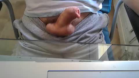 CESTMOI75100 online show from 10/21/25, 07:31