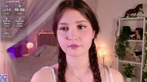 Snapshot of lerakit chatting on 12/19/25, 03:41 Nicole Moore online show from 12/19/25, 03:41