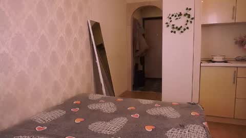 Snapshot of lesley_mil chatting on 11/30/25, 12:31 Lesley online show from 11/30/25, 12:31