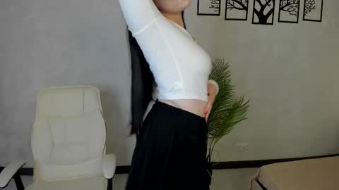 Lesley online show from 09/28/25, 05:46