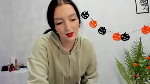 Lesley online show from 10/17/25, 08:17