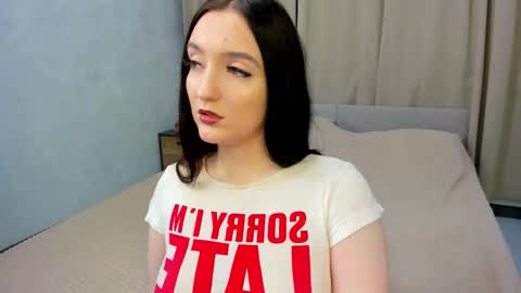 Lesley online show from 11/19/25, 04:23