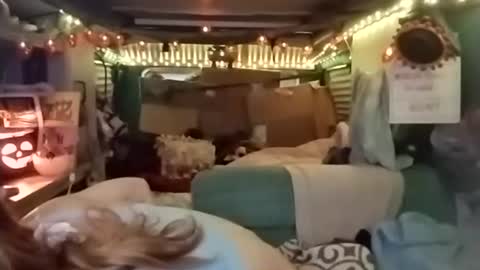 Snapshot of lesleygumgrass chatting on 10/30/25, 09:37 LesleyGumGrass- The Boring Trans girl online show from 10/30/25, 09:37