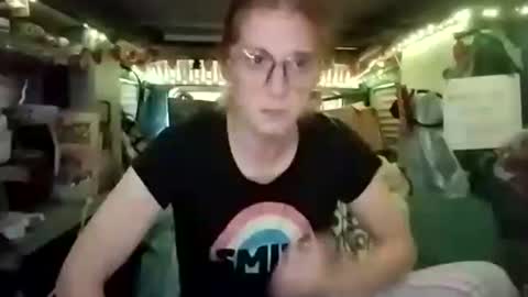 Snapshot of lesleygumgrass chatting on 11/01/25, 08:55 LesleyGumGrass- The Boring Trans girl online show from 11/01/25, 08:55