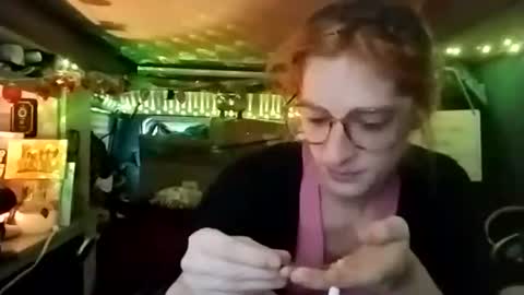 Snapshot of lesleygumgrass chatting on 11/12/25, 09:14 LesleyGumGrass- The Boring Trans girl online show from 11/12/25, 09:14