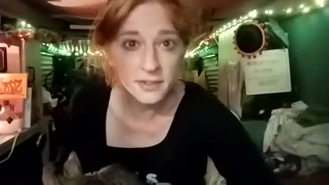 Snapshot of lesleygumgrass chatting on 11/15/25, 11:51 LesleyGumGrass- The Boring Trans girl online show from 11/15/25, 11:51