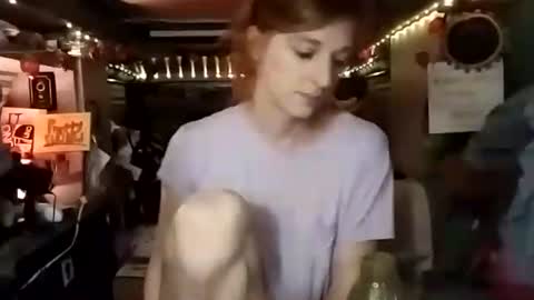 Snapshot of lesleygumgrass chatting on 11/30/25, 10:36 LesleyGumGrass- The Boring Trans girl online show from 11/30/25, 10:36