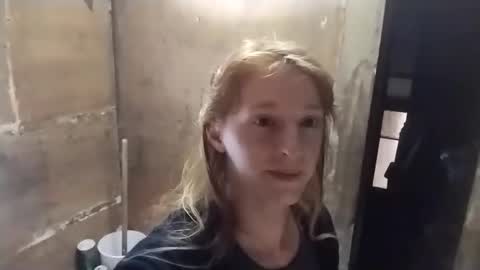 Snapshot of lesleygumgrass chatting on 03/12/26, 08:26 LesleyGumGrass- The Boring Trans girl online show from 03/12/26, 08:26