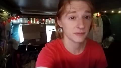 Snapshot of lesleygumgrass chatting on 04/16/26, 07:14 LesleyGumGrass- The Boring Trans girl online show from 04/16/26, 07:14