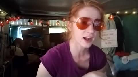 Snapshot of lesleygumgrass chatting on 04/22/26, 12:28 LesleyGumGrass- The Boring Trans girl online show from 04/22/26, 12:28