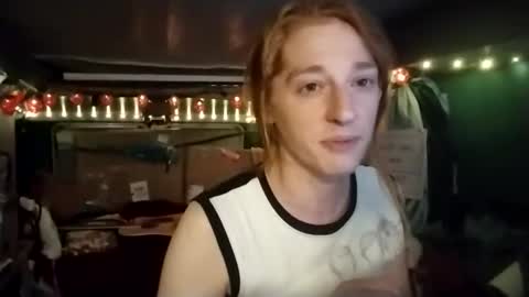 Snapshot of lesleygumgrass chatting on 04/25/26, 06:49 LesleyGumGrass- The Boring Trans girl online show from 04/25/26, 06:49