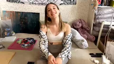 Sia online show from 10/31/25, 08:04