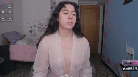 Lesly online show from 10/19/25, 05:02