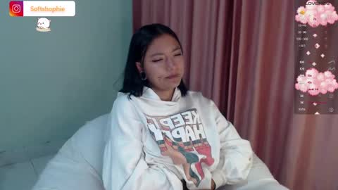 Snapshot of leslie__anderson chatting on 02/19/25, 10:45 Leslie online show from 02/19/25, 10:45