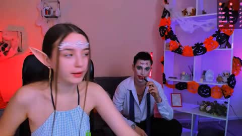 Snapshot of leslie_bird chatting on 10/31/25, 08:59 leslie_bird online show from 10/31/25, 08:59