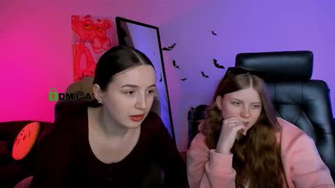 Snapshot of leslie_bird chatting on 11/05/25, 12:27 leslie_bird online show from 11/05/25, 12:27