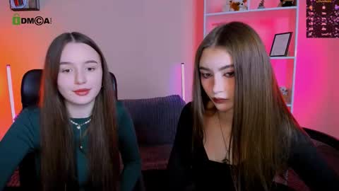 Snapshot of leslie_bird chatting on 11/28/25, 10:07 leslie_bird online show from 11/28/25, 10:07