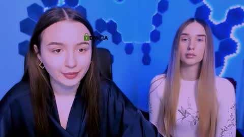 Snapshot of leslie_bird chatting on 12/16/25, 10:09 leslie_bird online show from 12/16/25, 10:09