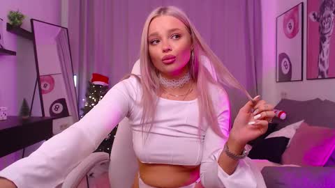 Snapshot of leslie_caronn chatting on 01/05/26, 05:27 Stacey online show from 01/05/26, 05:27