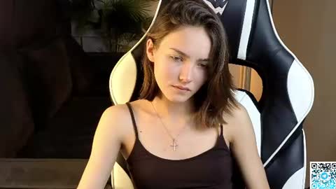 Leslie online show from 06/22/26, 01:07