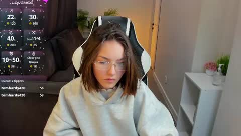 Leslie online show from 06/24/26, 01:04