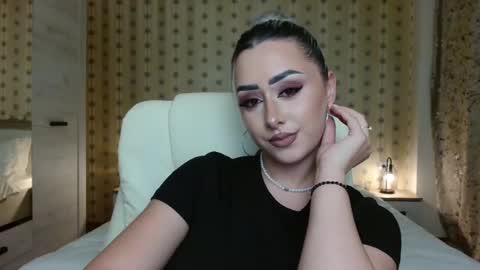 leslie_secret online show from 12/04/24, 12:30