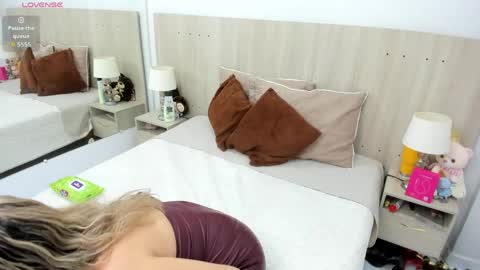 Snapshot of lesly_santodomingo chatting on 04/23/26, 12:04 Lesly Santodomingo online show from 04/23/26, 12:04