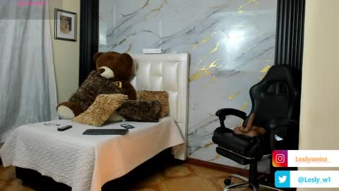 I am here from Monday to Friday from 730 am to 130 pm Colombia time and saturday from 500 am to 1000 am .... Soon Blue page online show from 04/10/26, 12:21