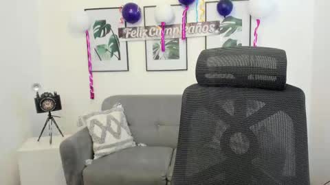 Lesly  online show from 02/11/25, 08:20