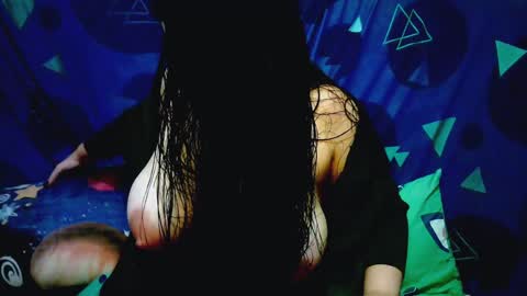 Snapshot of leslymoon90 chatting on 12/19/24, 12:56 Lesly moon online show from 12/19/24, 12:56