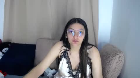 Snapshot of lessliee chatting on 03/20/26, 04:17 lessliee online show from 03/20/26, 04:17