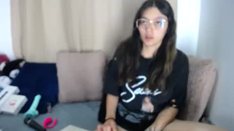 Snapshot of lessliee chatting on 04/04/26, 07:50 lessliee online show from 04/04/26, 07:50