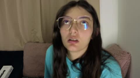 Snapshot of lessliee chatting on 04/19/26, 07:51 lessliee online show from 04/19/26, 07:51