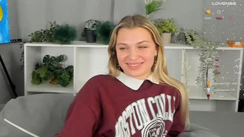 Snapshot of lesslimood chatting on 12/11/24, 03:26 Erin Open for long and cool pvts 3 online show from 12/11/24, 03:26