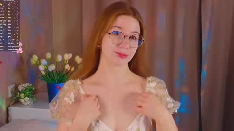 Snapshot of lesslimood chatting on 10/11/25, 06:45 Erin Open for long and cool pvts 3 online show from 10/11/25, 06:45