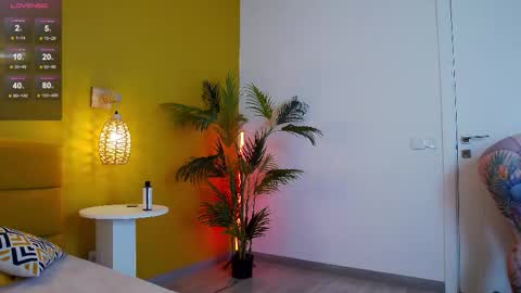 Snapshot of lessysweety chatting on 09/09/25, 02:44 Lessy online show from 09/09/25, 02:44