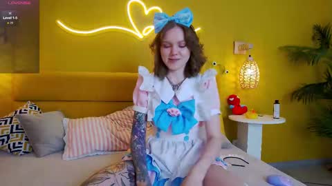 Snapshot of lessysweety chatting on 09/11/25, 03:17 Lessy online show from 09/11/25, 03:17