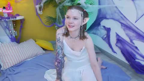 Snapshot of lessysweety chatting on 10/24/25, 03:03 Lessy online show from 10/24/25, 03:03