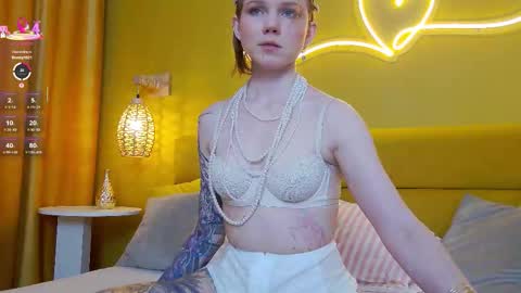 Snapshot of lessysweety chatting on 11/05/25, 04:12 Lessy online show from 11/05/25, 04:12