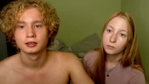 Snapshot of lessyxjhony chatting on 09/12/25, 08:42 Alisa Jhony online show from 09/12/25, 08:42