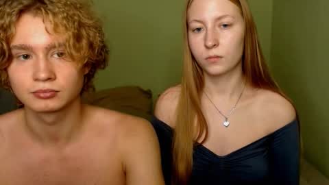 Snapshot of lessyxjhony chatting on 09/17/25, 04:41 Alisa Jhony online show from 09/17/25, 04:41