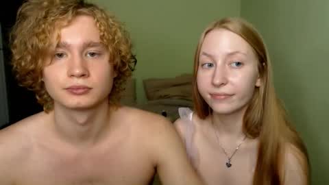 Snapshot of lessyxjhony chatting on 10/22/25, 02:28 Alisa Jhony online show from 10/22/25, 02:28