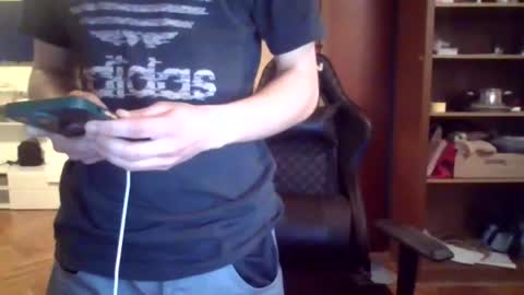 Snapshot of lestaro chatting on 07/14/26, 08:58 neoglo online show from 07/14/26, 08:58