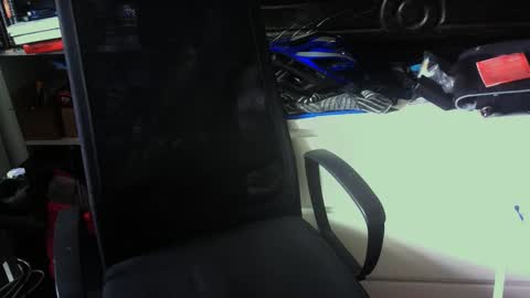 Snapshot of lestat_82 chatting on 10/21/25, 10:16 Vampiro Diurno online show from 10/21/25, 10:16