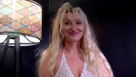 Snapshot of leticiareys chatting on 03/06/26, 02:02 leticiareys online show from 03/06/26, 02:02