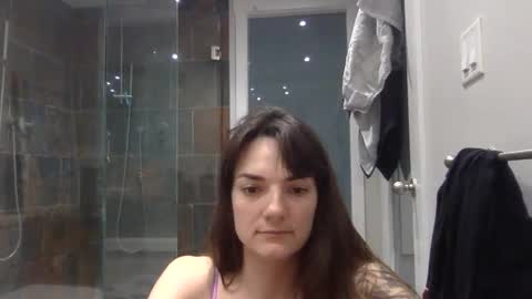 Snapshot of letjennybe chatting on 02/04/26, 01:06 strawberrywatermelonpink22 online show from 02/04/26, 01:06